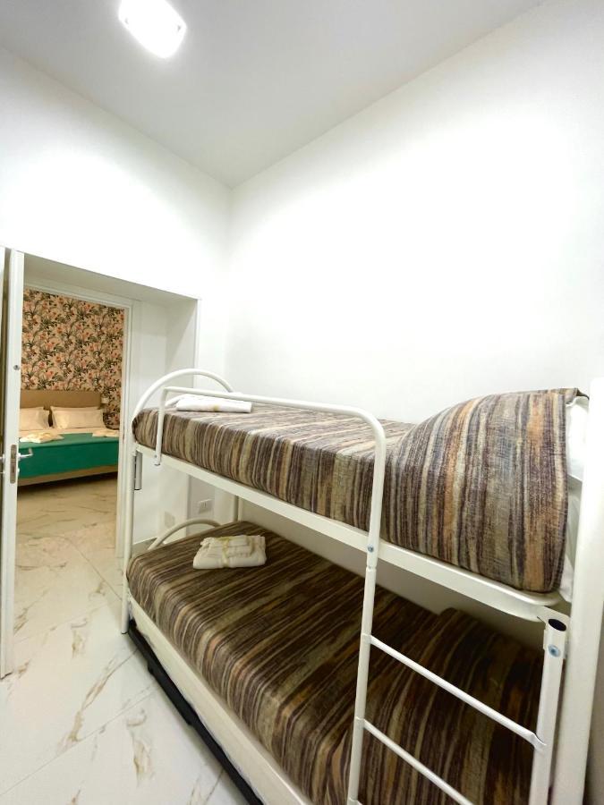 Virgy House Bed and Breakfast Nápoles Exterior foto